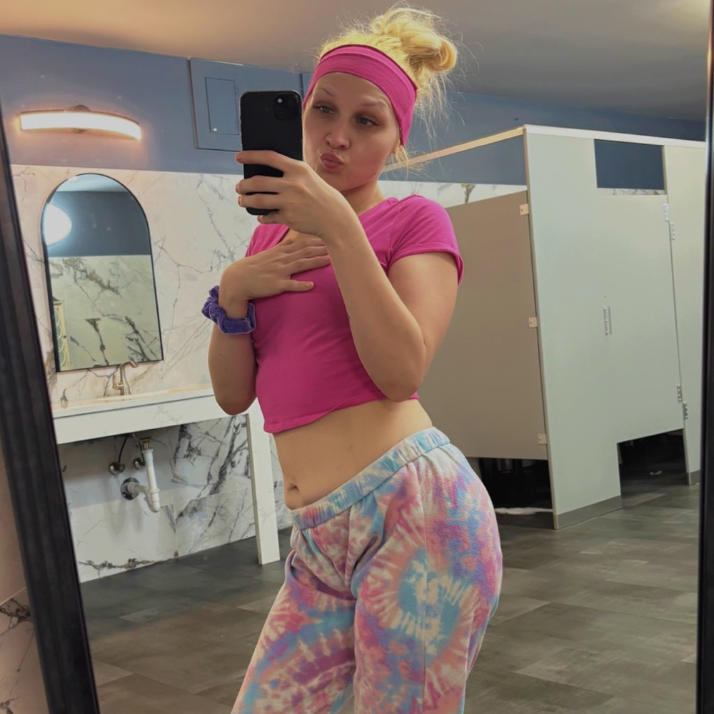 Meet your Posher, Lay